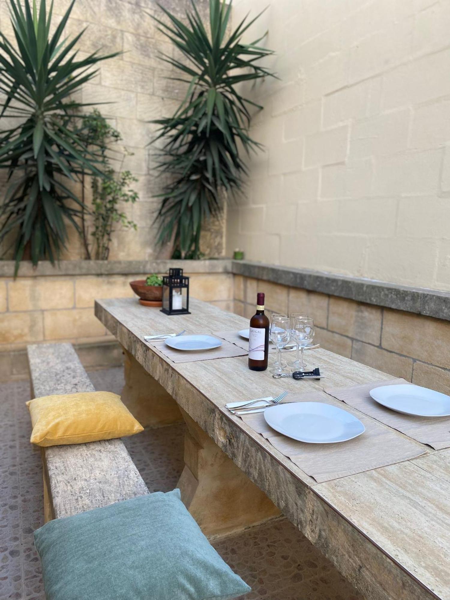 A La Maison B&B Xagħra Екстериор снимка
