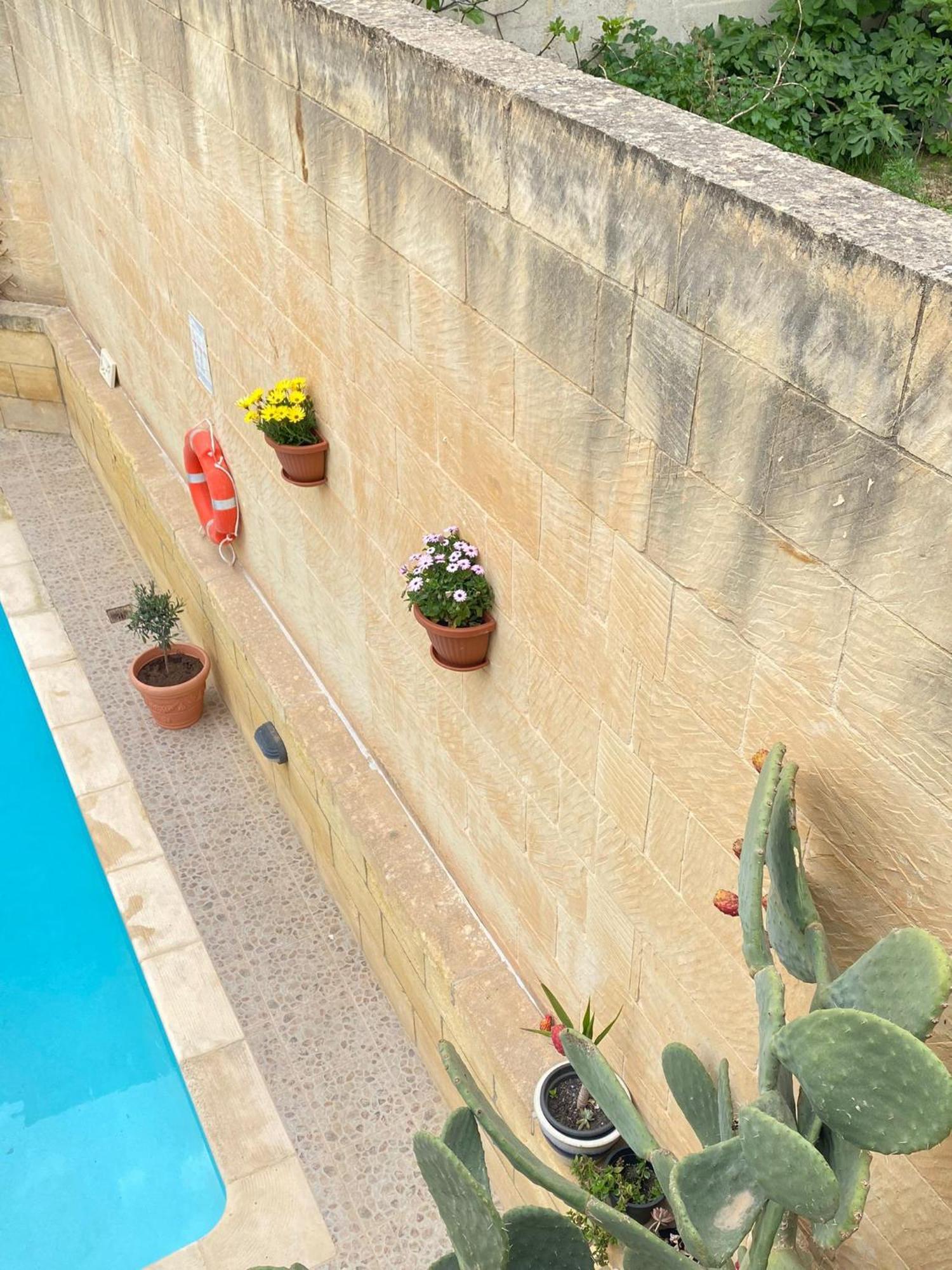 A La Maison B&B Xagħra Екстериор снимка