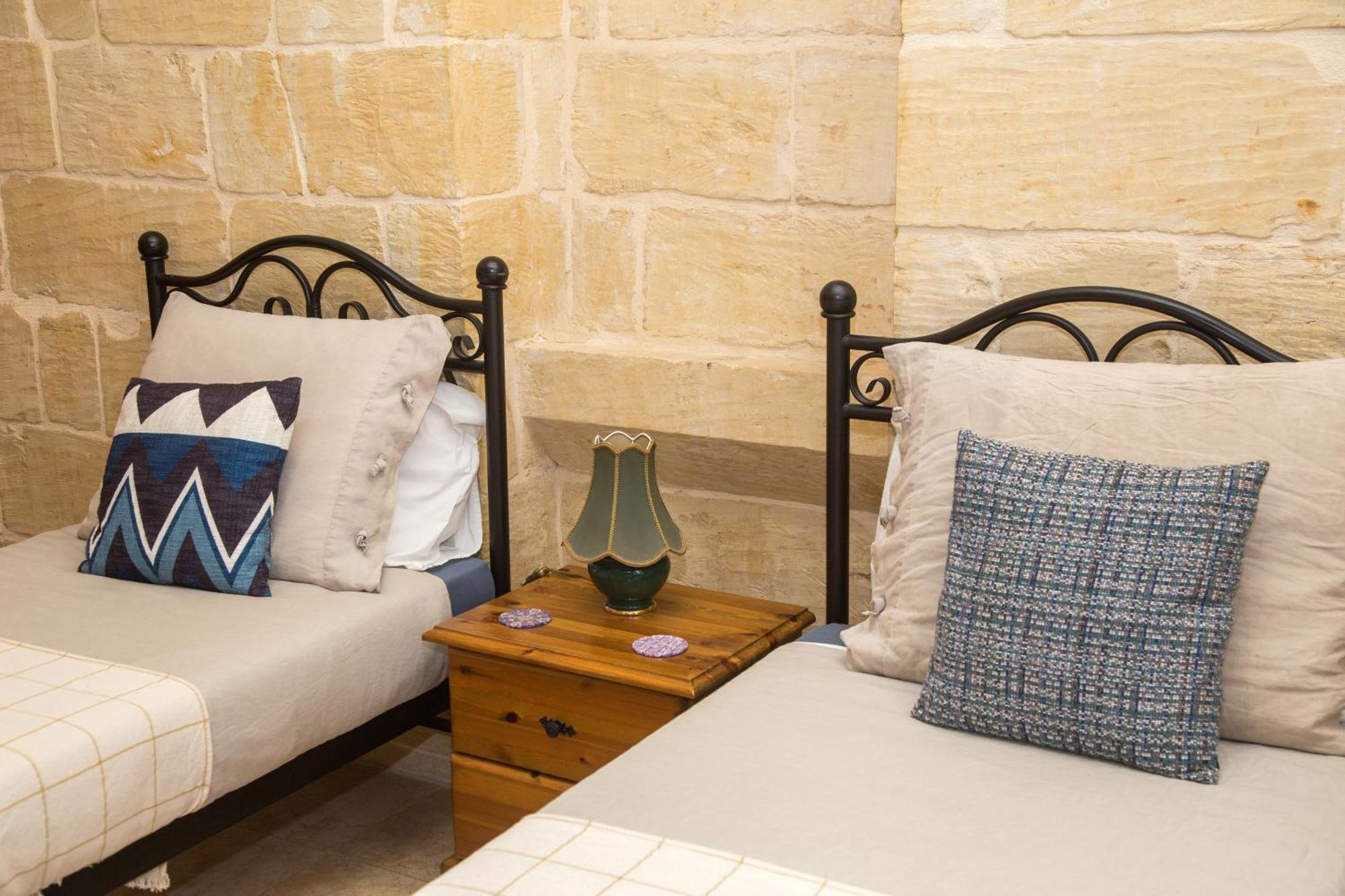 A La Maison B&B Xagħra Екстериор снимка